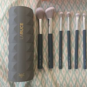Laruce Christine Brush Set